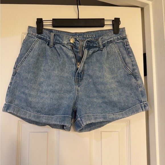 American Eagle Shorts Womens 2 Mom Shorts Cuffed Cotton Denim 90s Light Wash - Picture 1 of 7